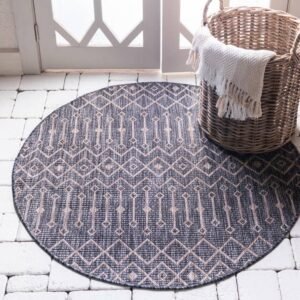 Detail image of  7' 10 x 7' 10  Washable Lattice Indoor / Outdoor Round Rug