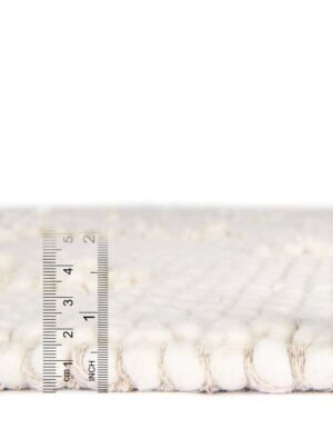 Detail image of  4' 1 x 6' 1  Hand Woven Lana New Zealand Wool Rug